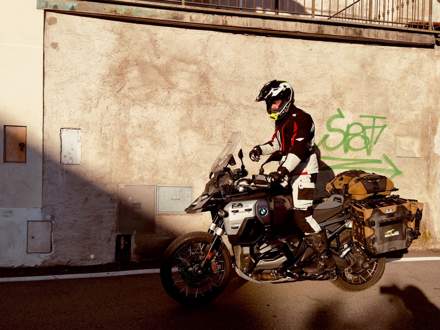 Road Test: New Heavy Cavalry 33/40 Set in Como Lake, Italy